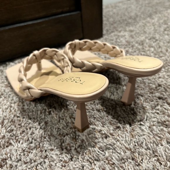 Tan Heels - Picture 2 of 3